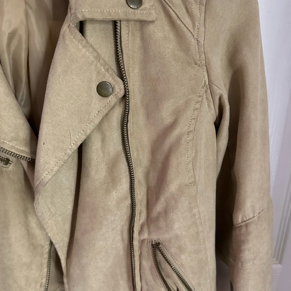 Jacket - Picture 2 of 8